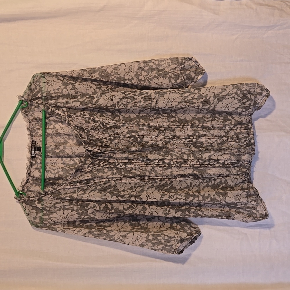 Express sheer‎ white/black blouse